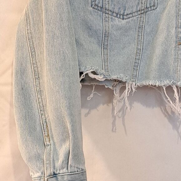 Caution to the Wind Cropped Distressed Frayed Hemline Causal Jacket Size 12 Y2K - Picture 7 of 12